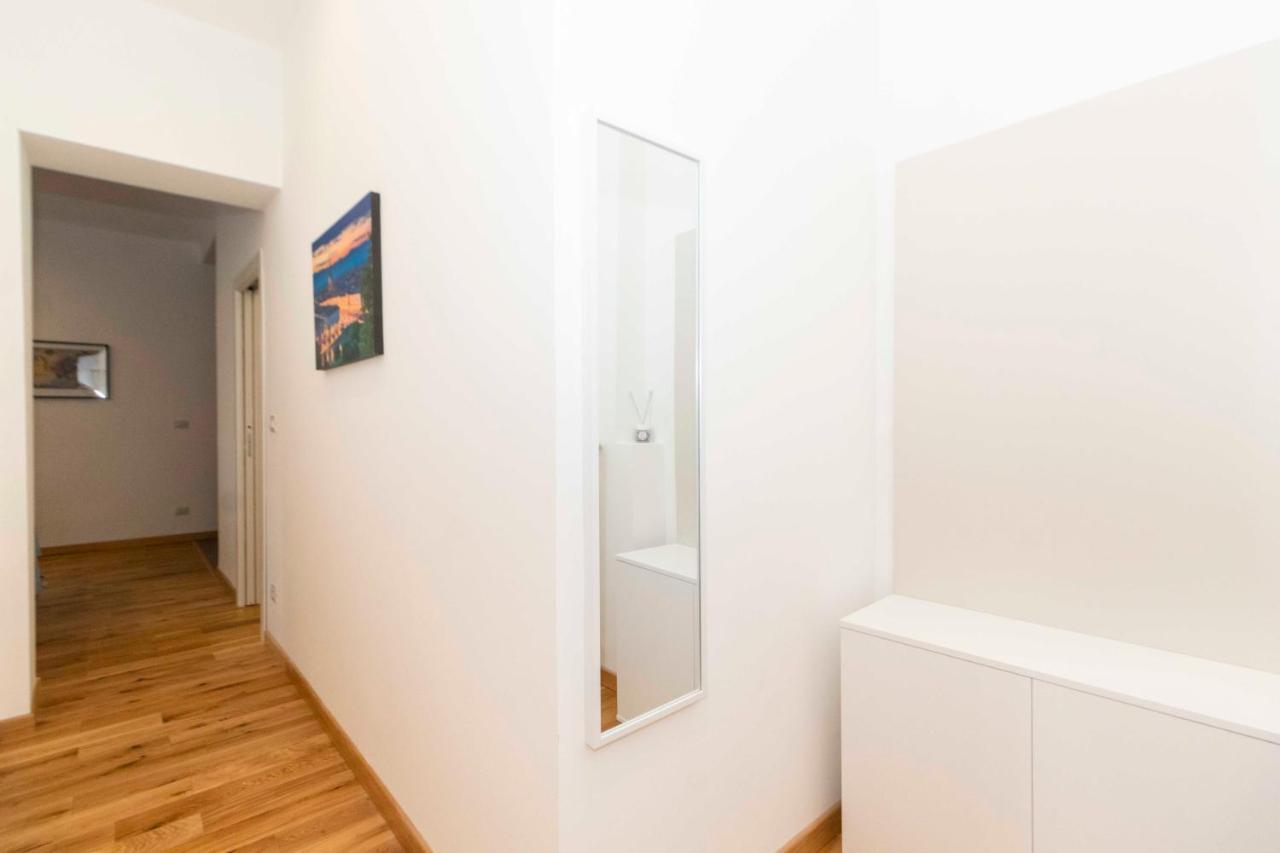 Cenisia District Perosa Roomy Flat Apartament