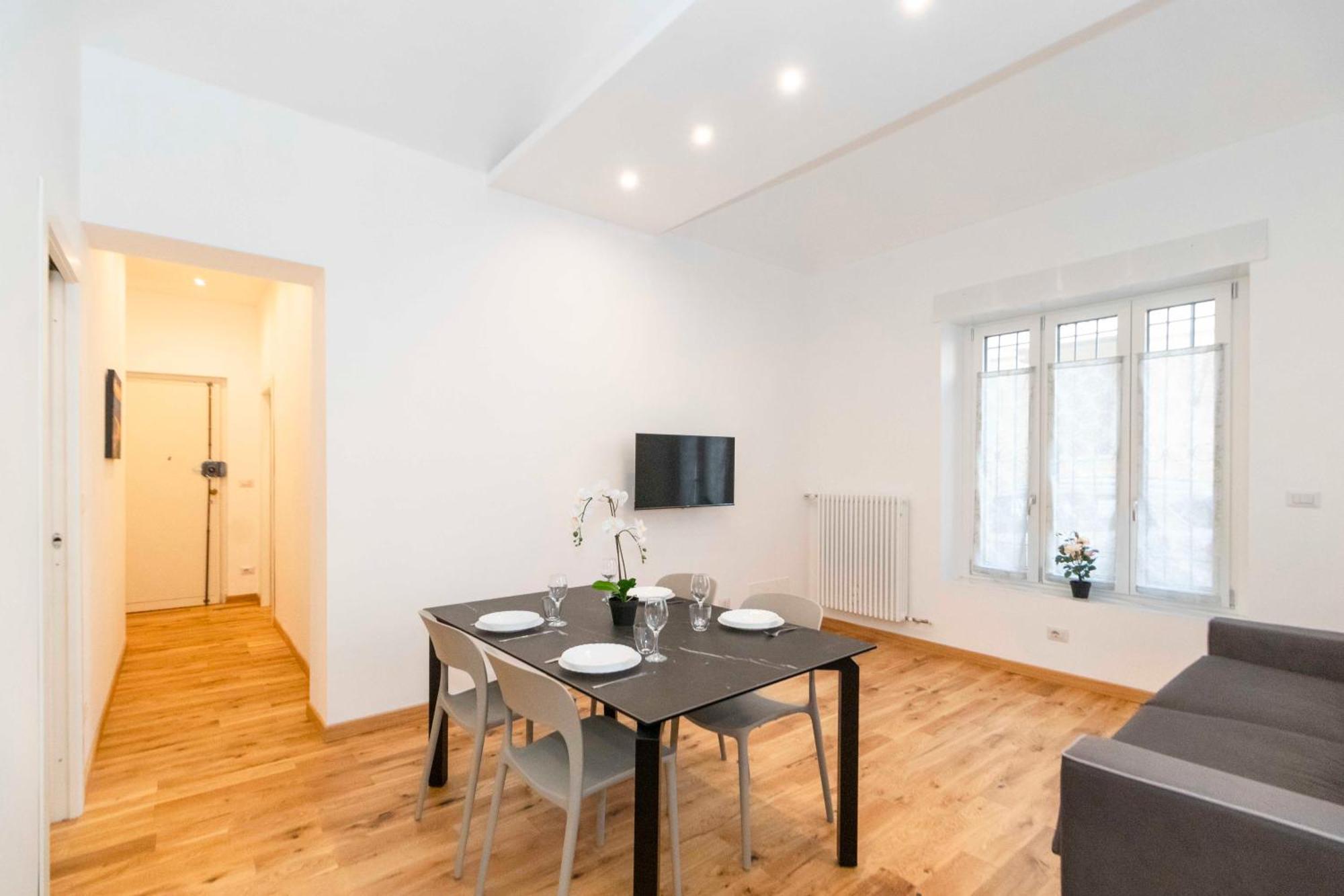 Apartament Cenisia District Perosa Roomy Flat *